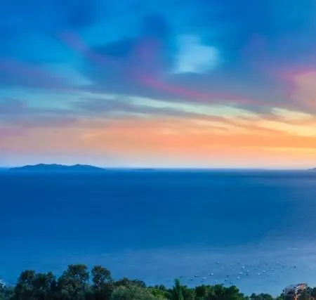 Vistazur فندق